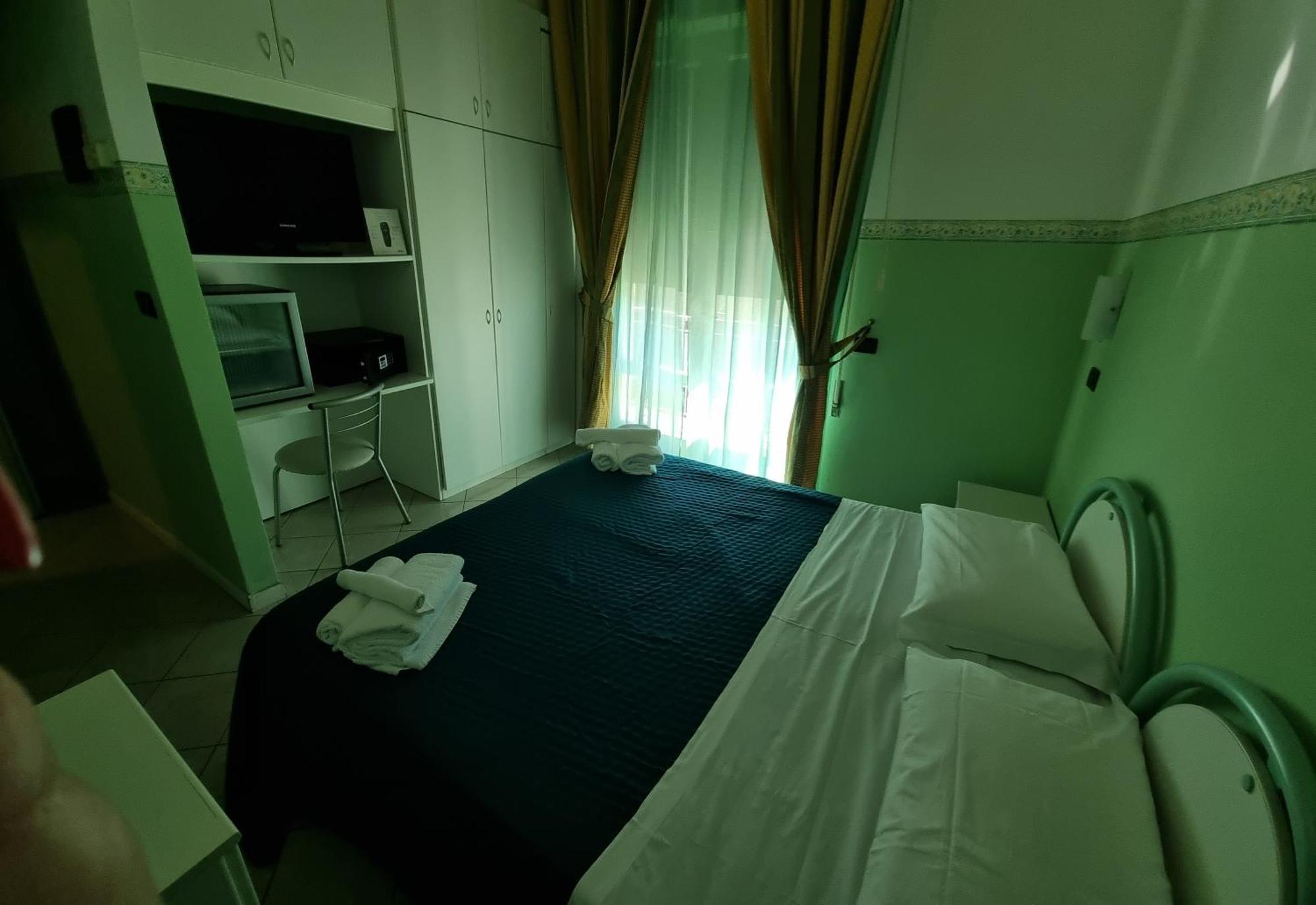 Hotel K2 Cervia 3 Stelle Sup Екстер'єр фото