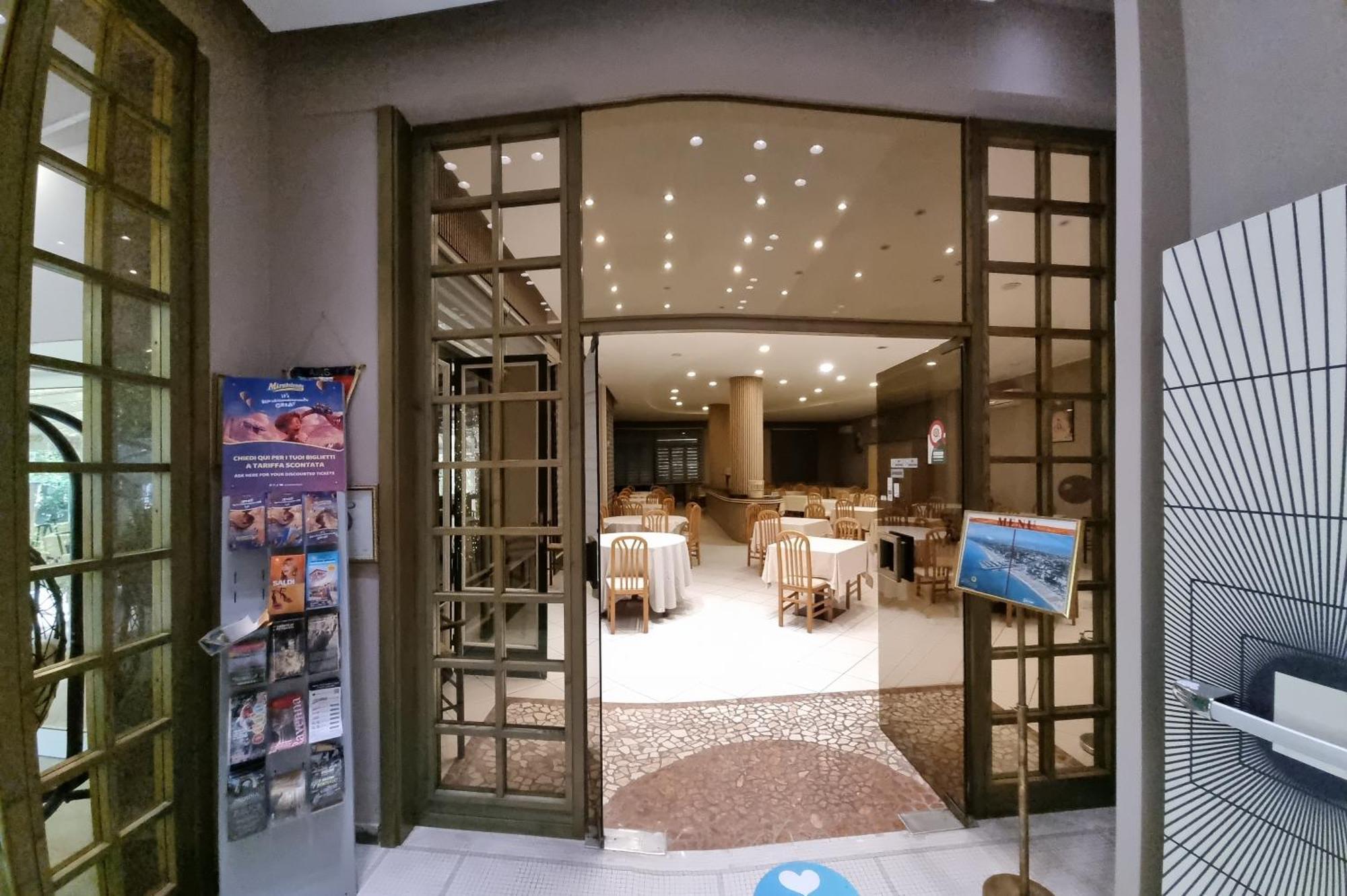Hotel K2 Cervia 3 Stelle Sup Екстер'єр фото
