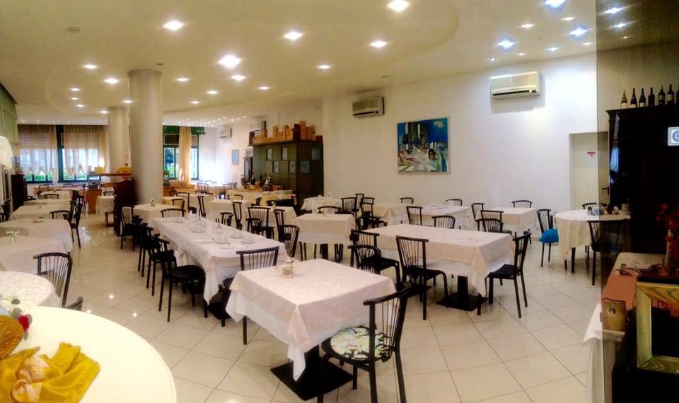 Hotel K2 Cervia 3 Stelle Sup Екстер'єр фото