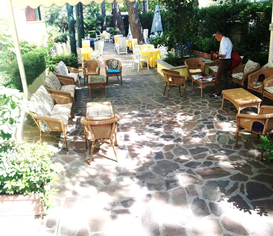 Hotel K2 Cervia 3 Stelle Sup Екстер'єр фото