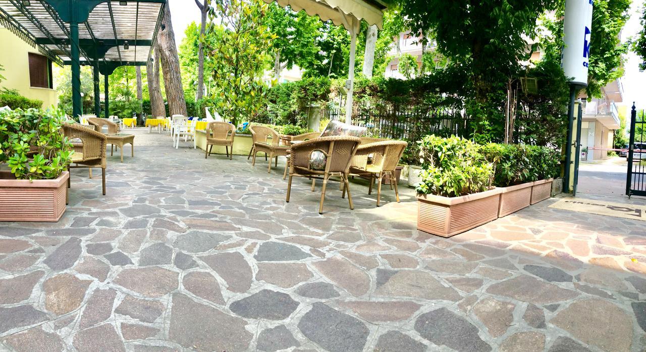 Hotel K2 Cervia 3 Stelle Sup Екстер'єр фото